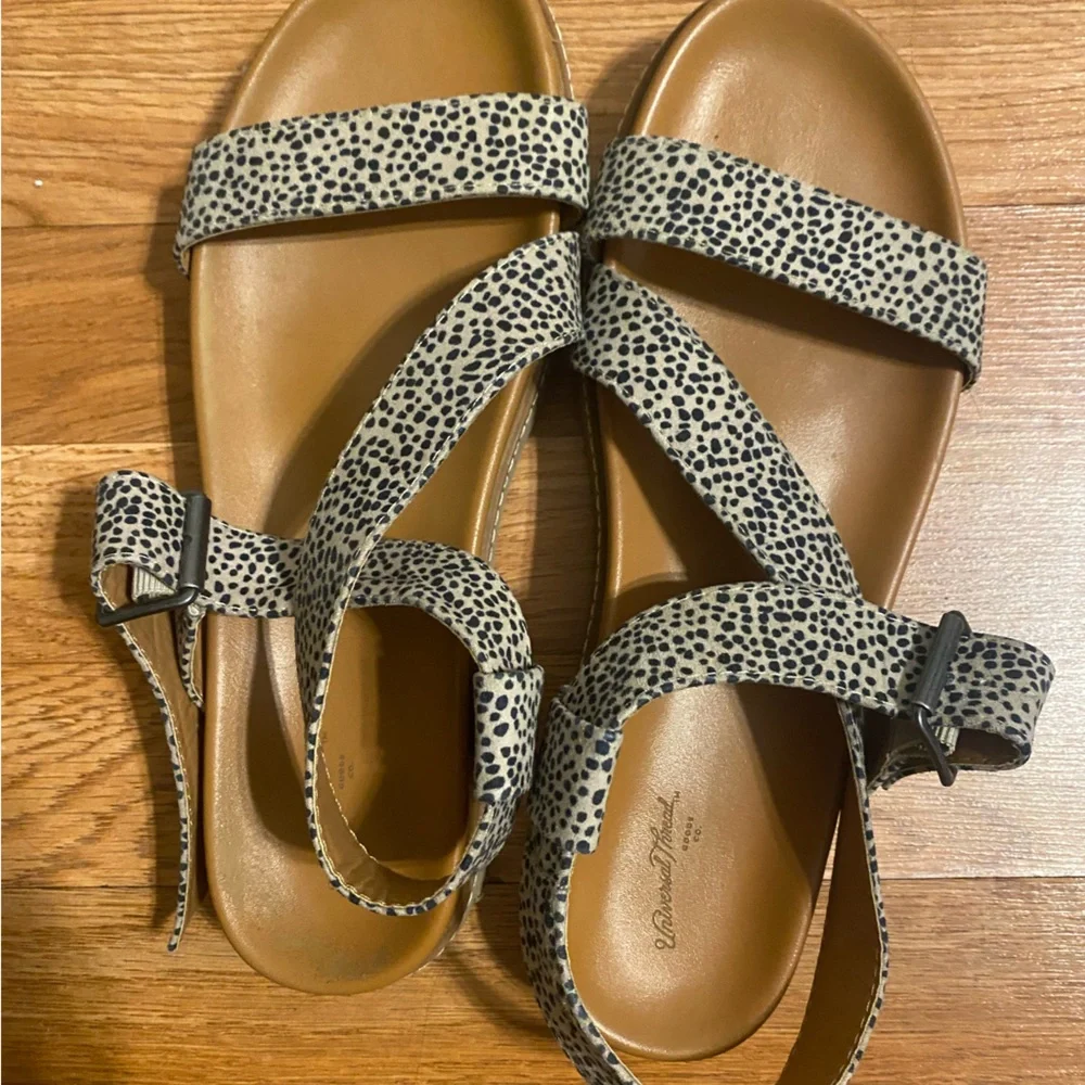 Universal Thread Leopard Sandals - Picture 1 of 4